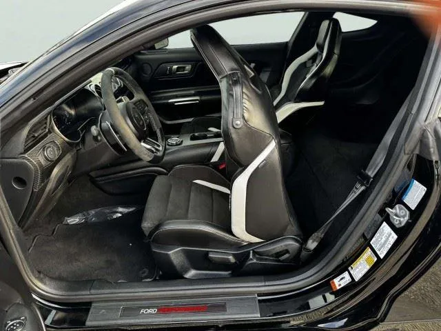 Ford Mustang photo 27
