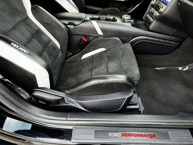 Ford Mustang photo 43