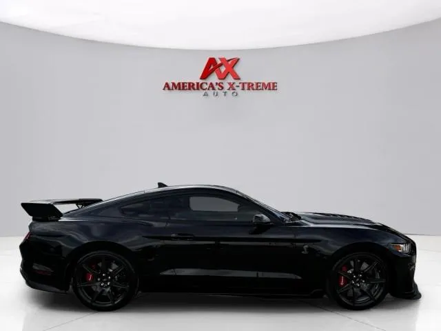 Ford Mustang photo 8