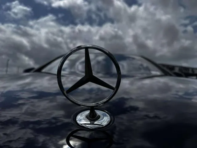 Mercedes-Benz S-Class photo 12