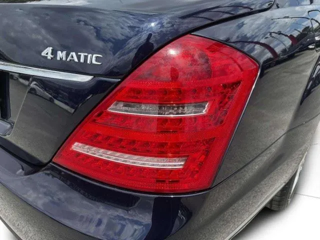 Mercedes-Benz S-Class photo 17