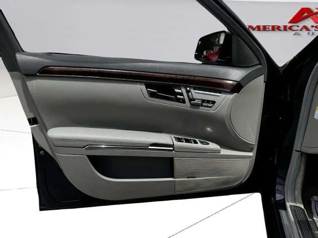 Mercedes-Benz S-Class photo 19