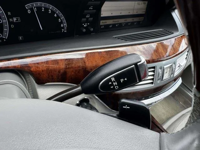 Mercedes-Benz S-Class photo 26