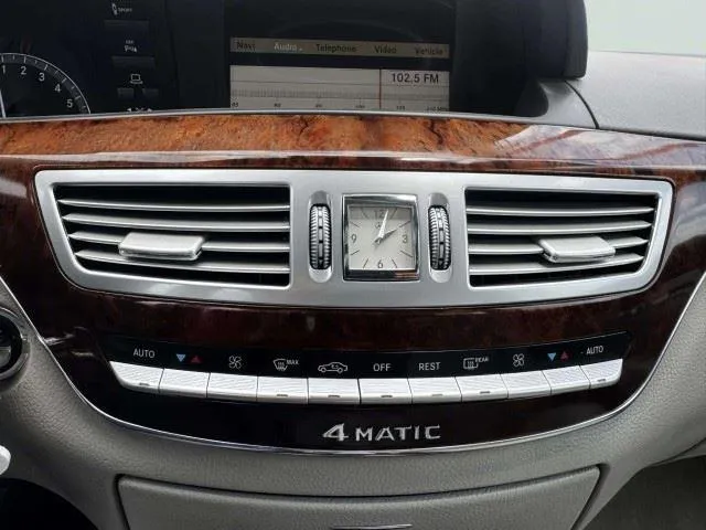 Mercedes-Benz S-Class photo 33