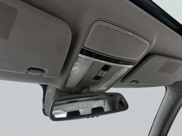 Mercedes-Benz S-Class photo 35