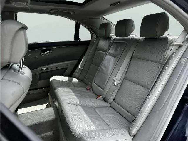 Mercedes-Benz S-Class photo 39