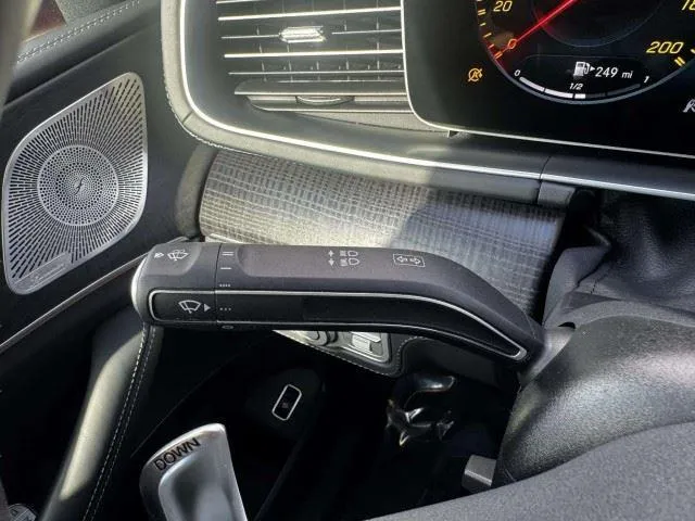 Mercedes-Benz GLE photo 29