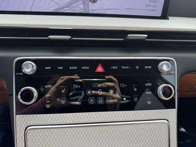 Genesis GV80 photo 34