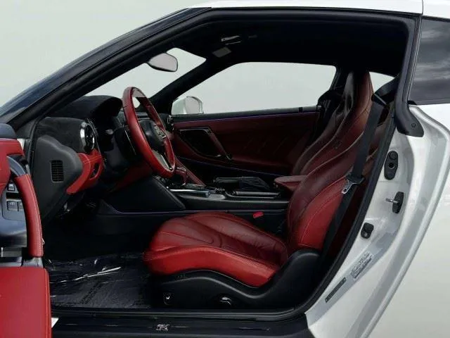 Nissan GT-R photo 19