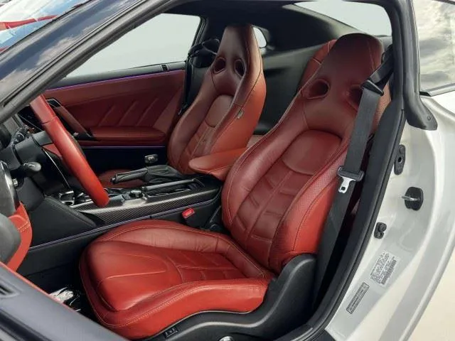 Nissan GT-R photo 22