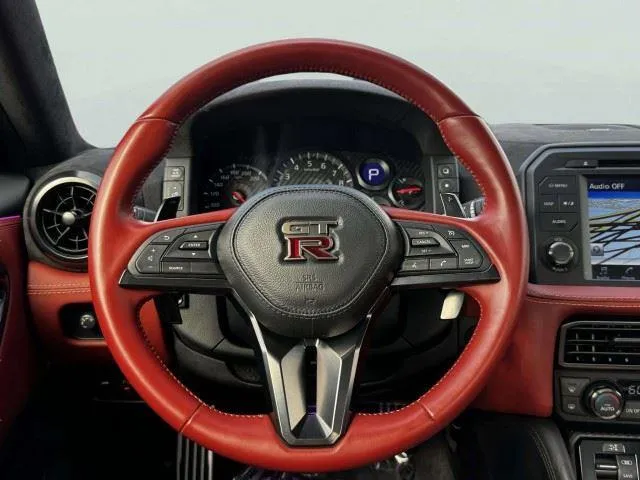 Nissan GT-R photo 32