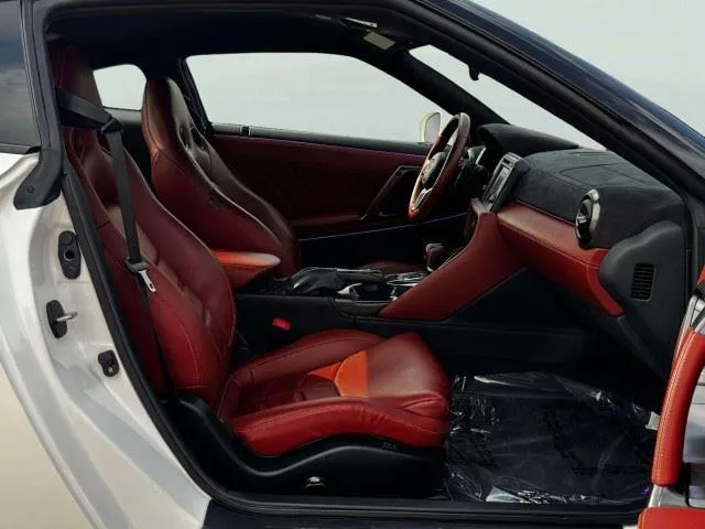 Nissan GT-R photo 43