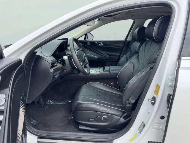Genesis G80 photo 18