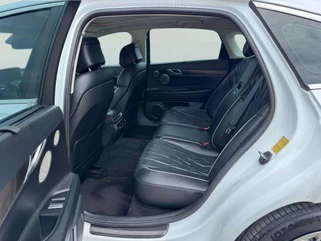 Genesis G80 photo 37