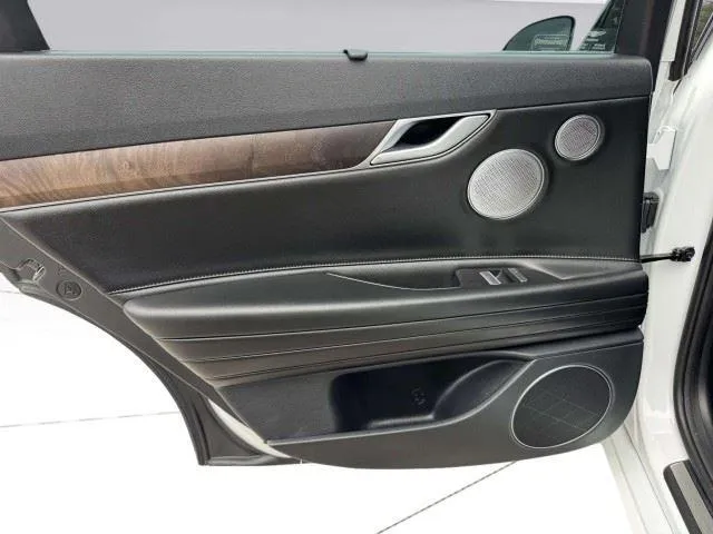 Genesis G80 photo 38