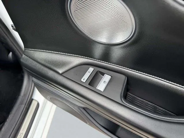 Genesis G80 photo 48