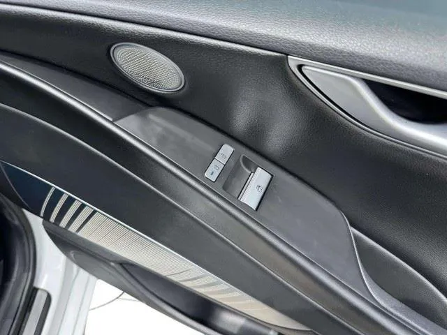 Genesis G80 photo 55