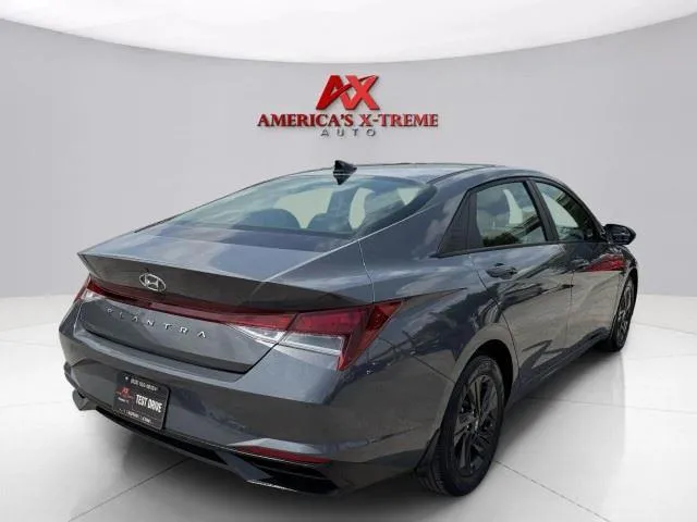 Hyundai Elantra photo 6