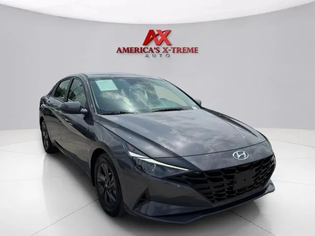 Hyundai Elantra photo 8