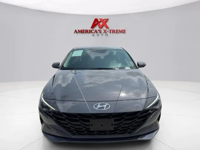 Hyundai Elantra photo 9