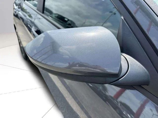 Hyundai Elantra photo 10