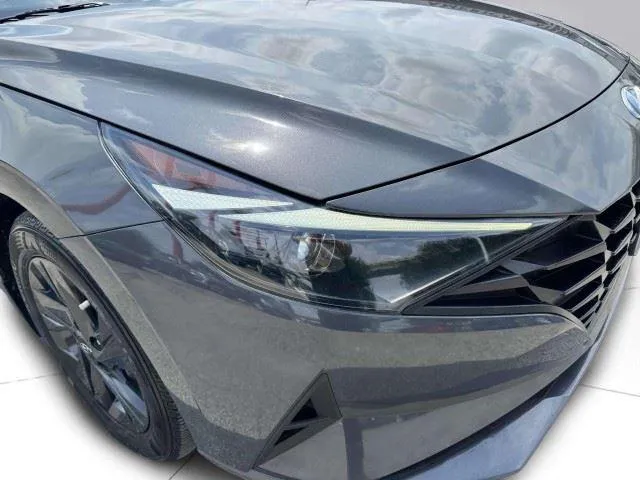 Hyundai Elantra photo 11