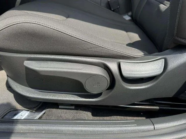 Hyundai Elantra photo 23