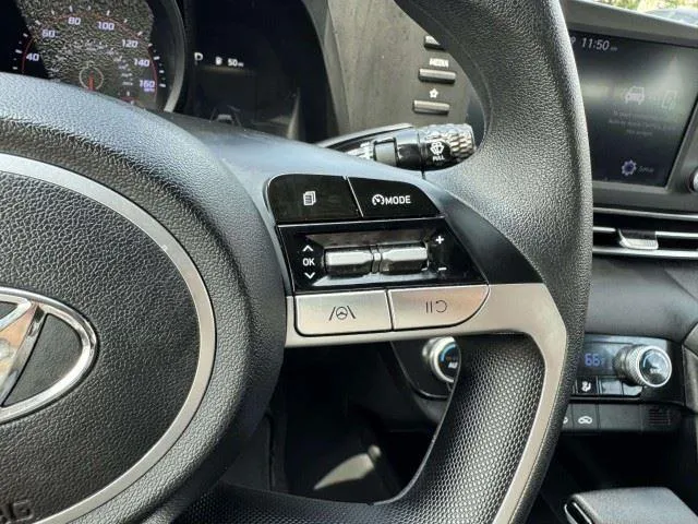 Hyundai Elantra photo 29