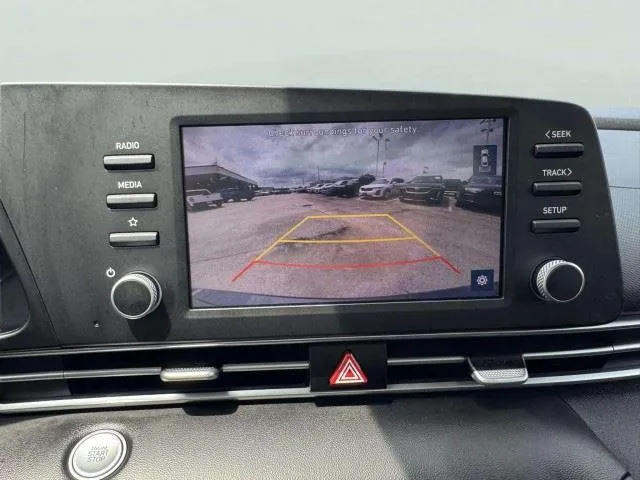 Hyundai Elantra photo 32