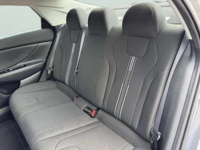 Hyundai Elantra photo 40