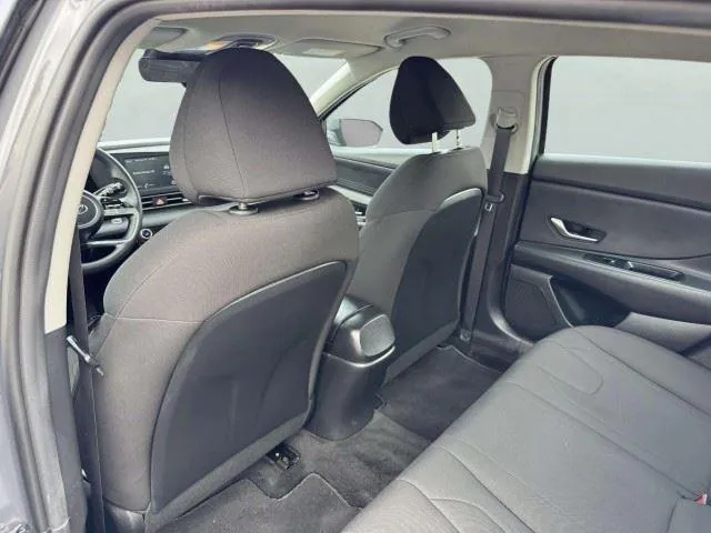 Hyundai Elantra photo 41