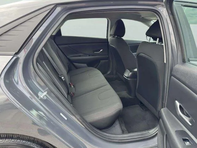 Hyundai Elantra photo 46