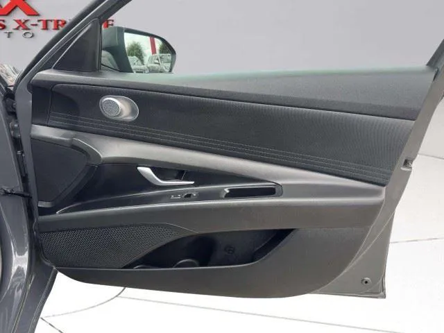 Hyundai Elantra photo 54
