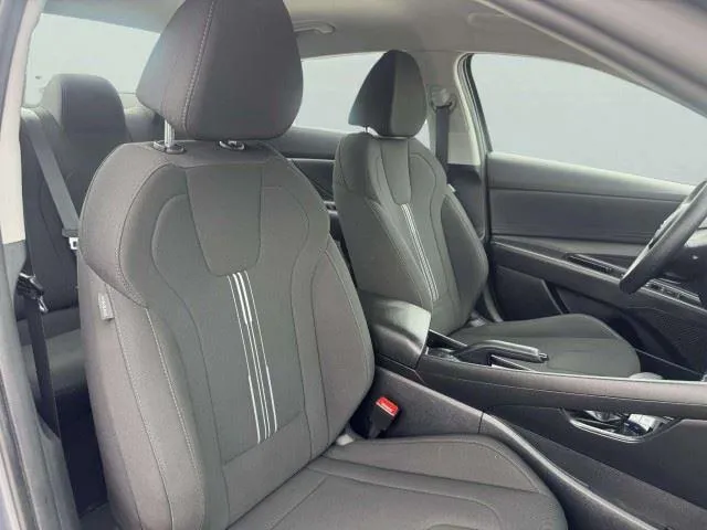 Hyundai Elantra photo 56