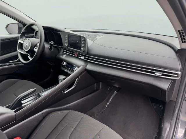 Hyundai Elantra photo 57