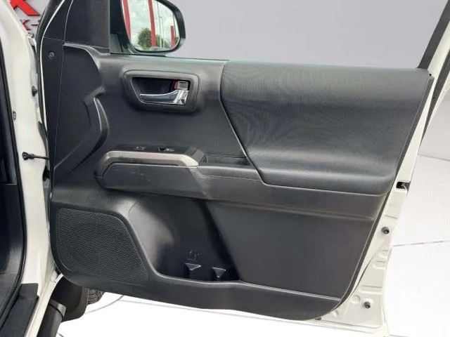 Toyota Tacoma photo 52