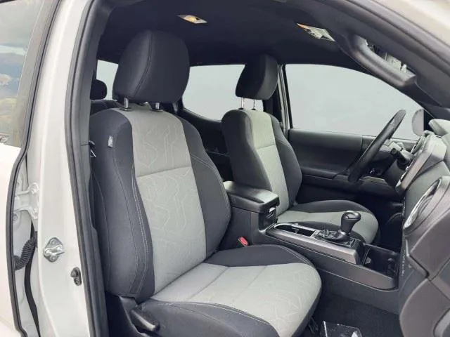 Toyota Tacoma photo 54