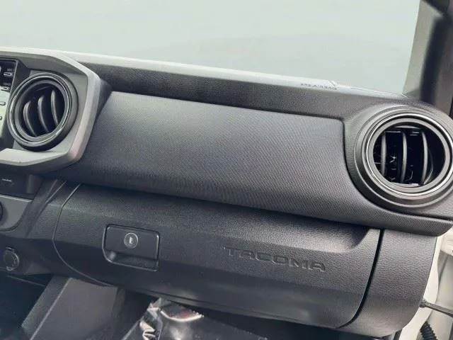 Toyota Tacoma photo 56