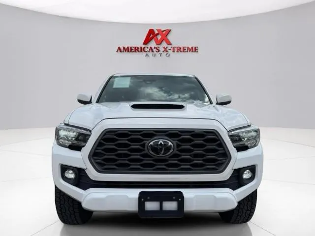 Toyota Tacoma photo 9