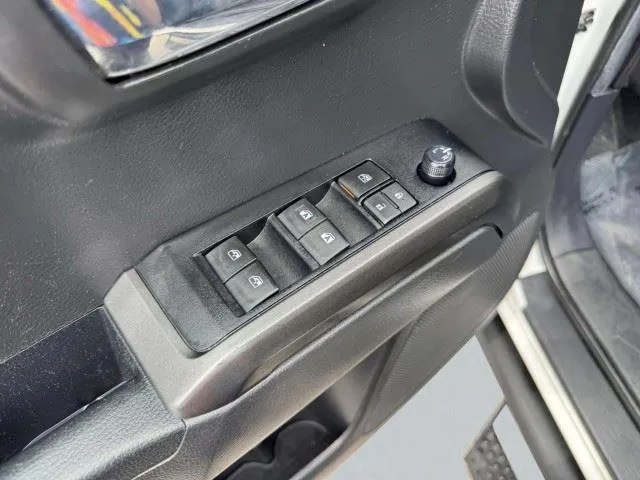 Toyota Tacoma photo 20