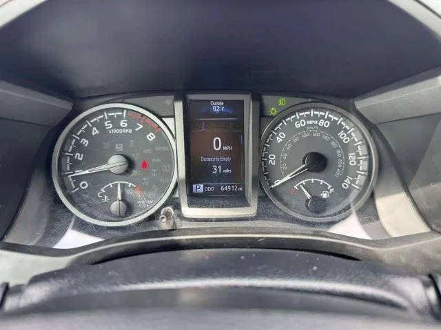Toyota Tacoma photo 25