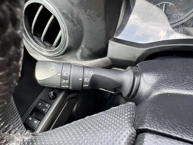Toyota Tacoma photo 26