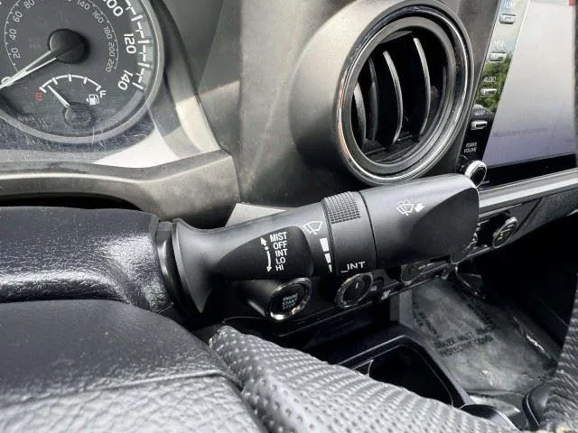 Toyota Tacoma photo 27