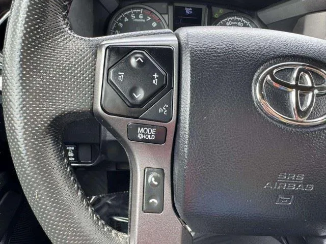Toyota Tacoma photo 28