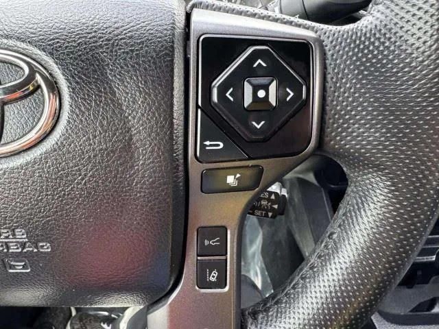 Toyota Tacoma photo 30