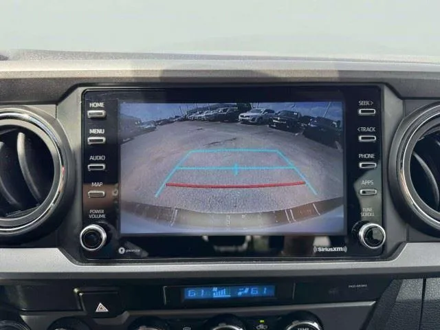 Toyota Tacoma photo 32