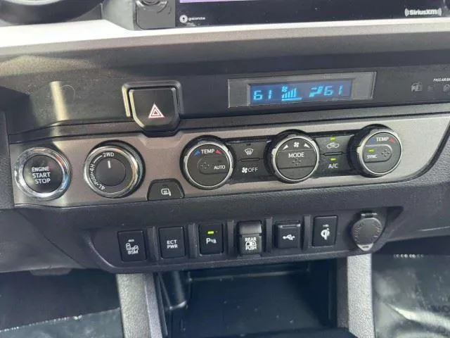 Toyota Tacoma photo 33
