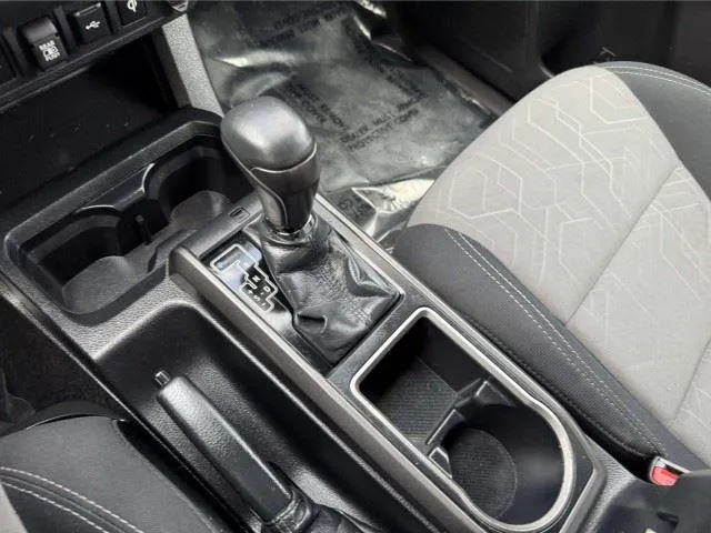 Toyota Tacoma photo 34