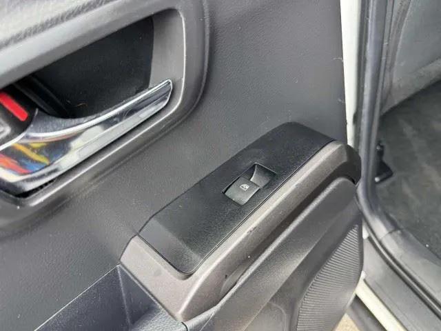 Toyota Tacoma photo 38