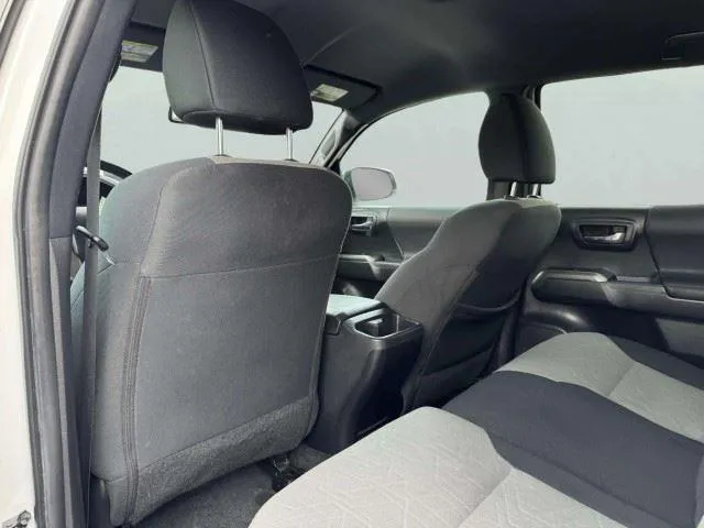 Toyota Tacoma photo 40